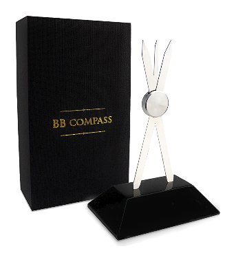 Phi Compass en su estuche